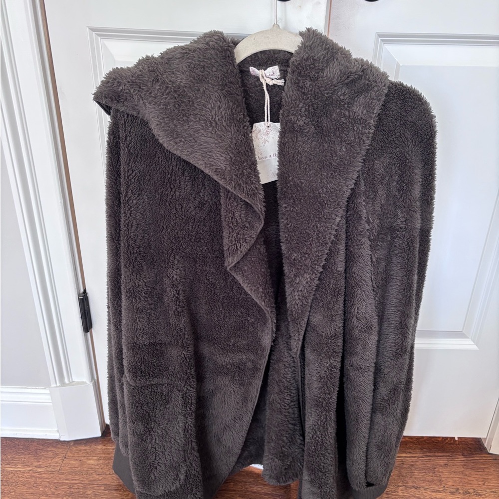 Cozy Women's Fleece sherpa jacket in Olive
